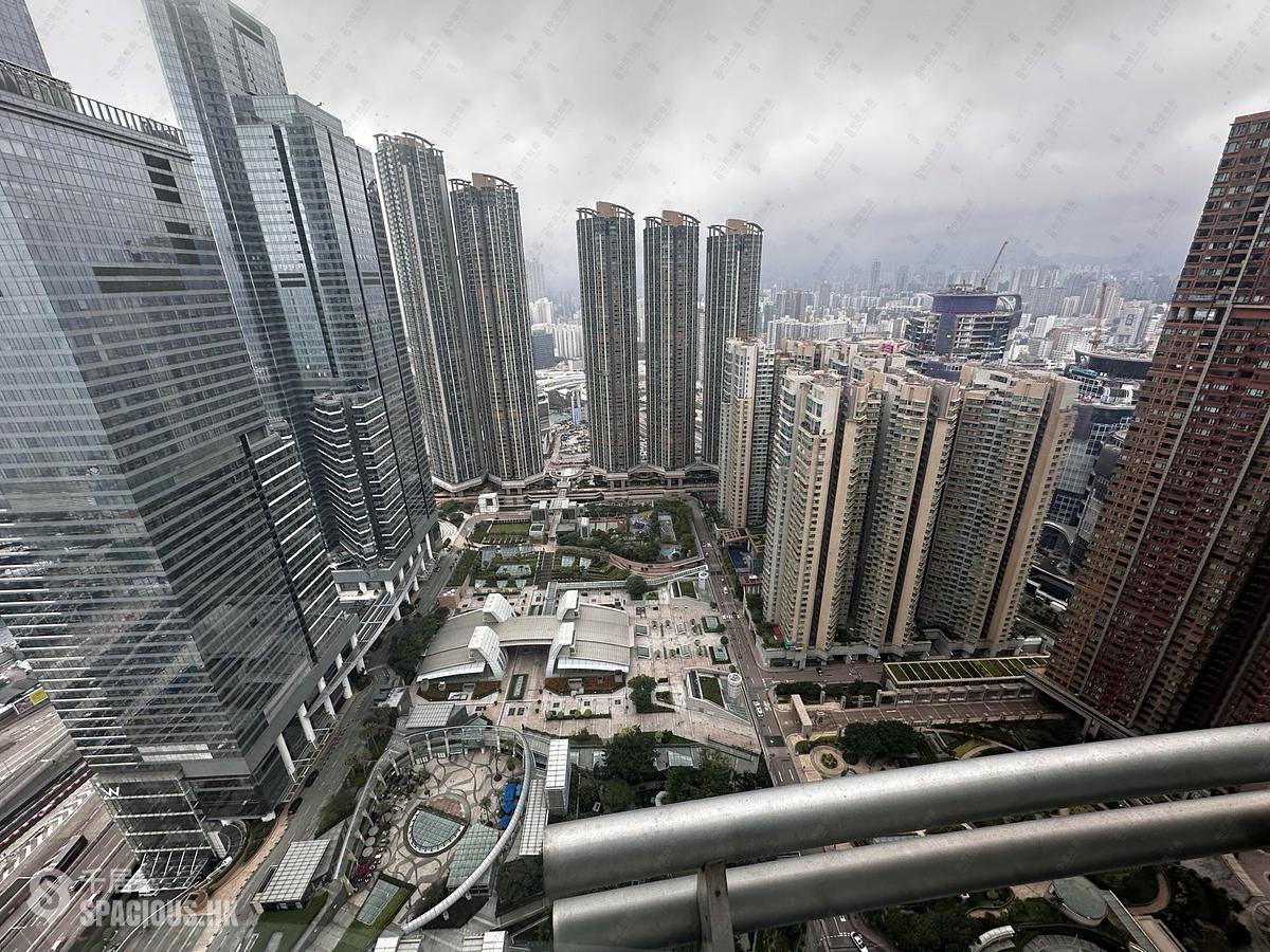 West Kowloon - The Harbourside Block 3 01