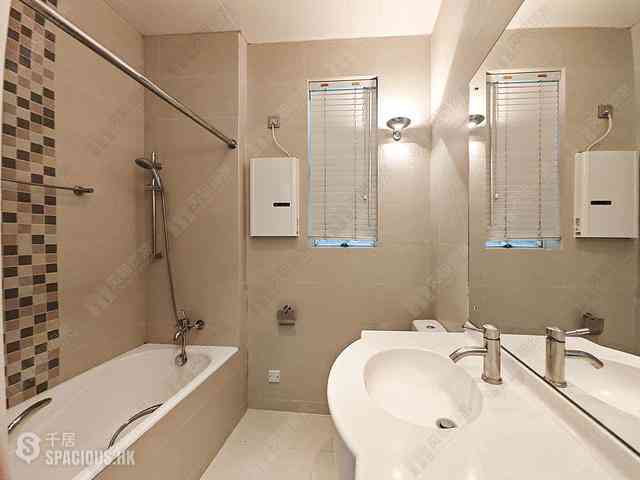 Repulse Bay - South Bay Hall 06