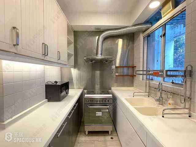 Shouson Hill - Country Villa Block 3 06