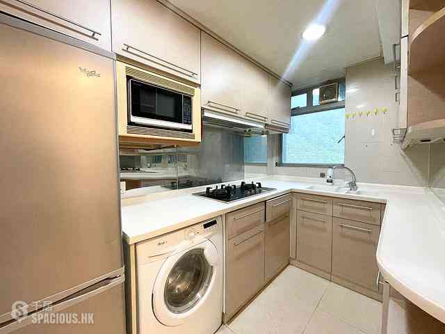 Tung Chung - Caribbean Coast Phase 3 Carmel Cove Tower 9 08