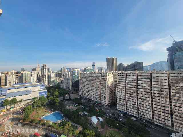 Yau Ma Tei - The Coronation Tower 7 17