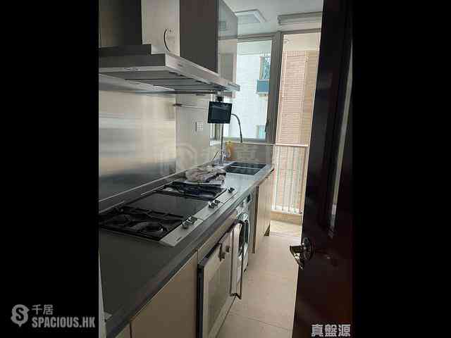 Yau Ma Tei - The Coronation Tower 2 06