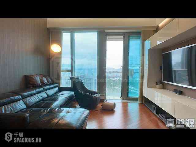 Yau Ma Tei - The Coronation Tower 1 04