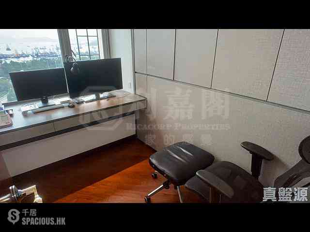 Yau Ma Tei - The Coronation Tower 1 06