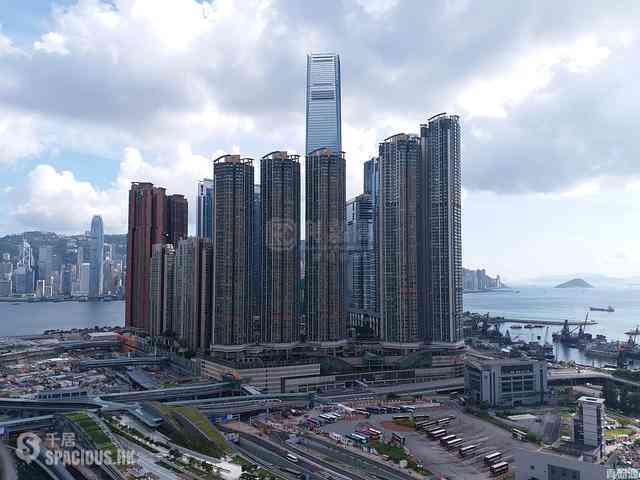 Yau Ma Tei - The Coronation Tower 1 08