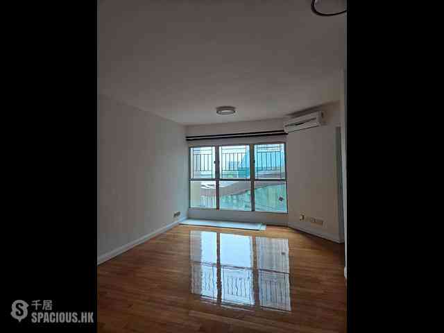 West Kowloon - The Waterfront Phase 1 10