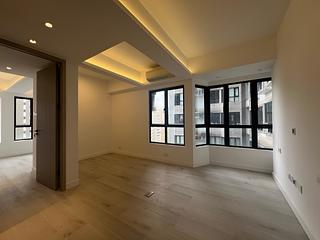 Mid Levels Central - Vantage Park Block 2 06