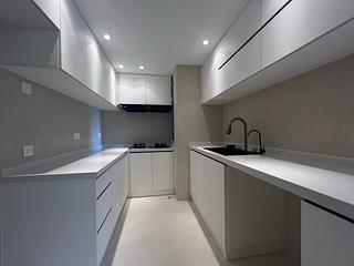 Mid Levels Central - Vantage Park Block 2 07