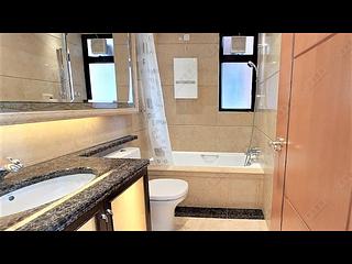 West Kowloon - The Arch Star Tower (Block 2) 02