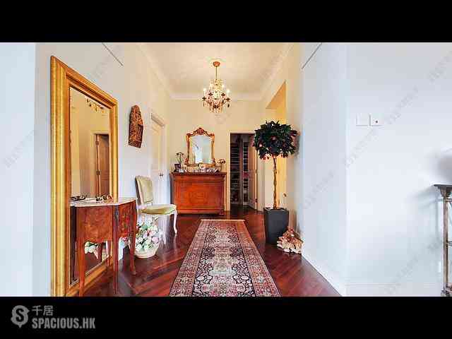 The Peak - La Hacienda Block B 06