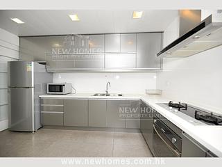 Leighton Hill - Rose Court 05