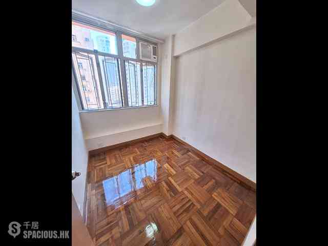 Wan Chai - Bowrington Building 02