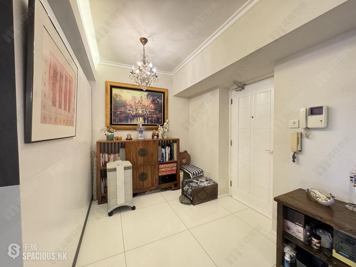 Tai Hang - Wah Fung Mansion 01
