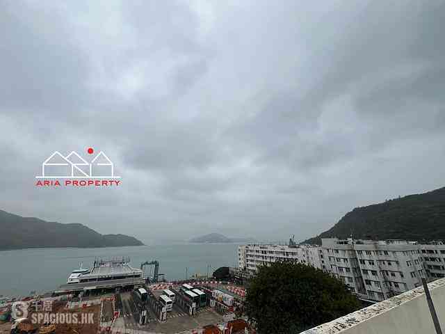 Mui Wo - SILVER CENTRE BUILDING 01