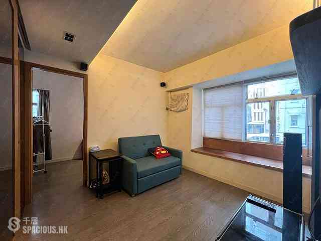 Sai Ying Pun - Hoi Sing Building 05