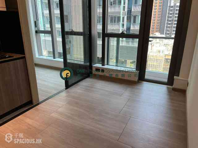 Sai Ying Pun - Two・Artlane 01