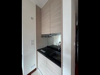 Wan Chai - The Avenue Phase 2 Block 2 04