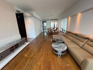 Mid Levels Central - 11, Macdonnell Road 02