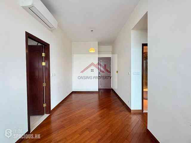 Wan Chai - The Avenue Phase 2 Block 1 01