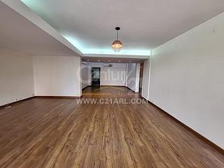 Mid Levels Central - Pine Court 02