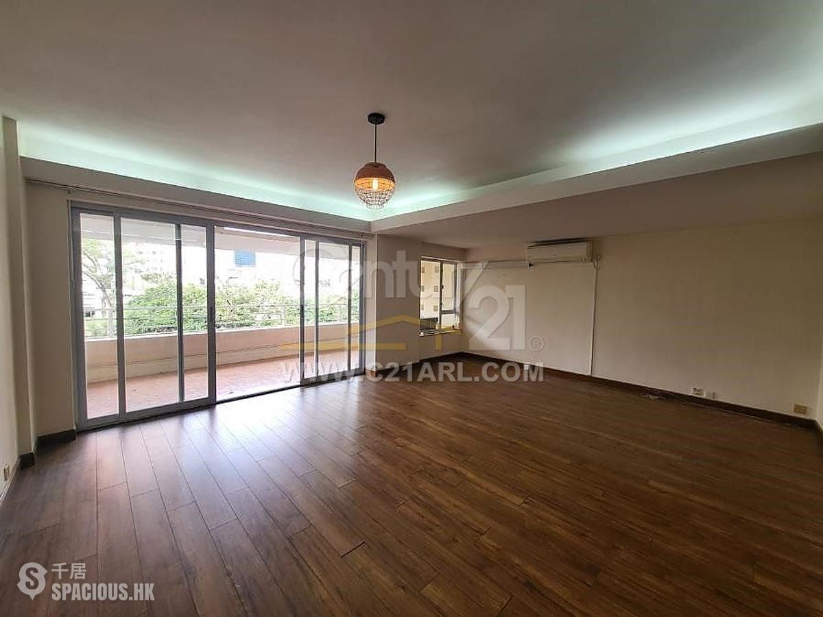 Mid Levels Central - Pine Court 01