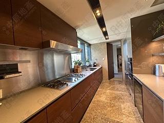 Mid Levels West - University Heights Tower 1 04