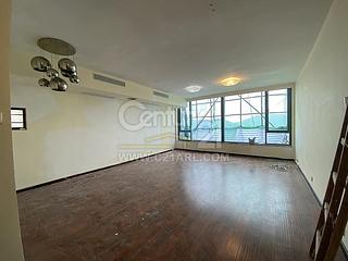 Chung Hom Kok - Cape Court 07
