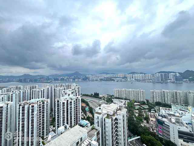 Quarry Bay - The Holborn Block A 01