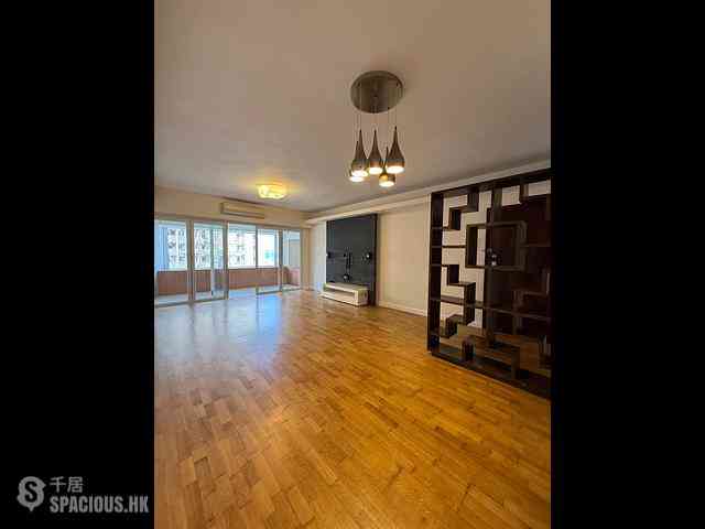 Braemar Hill - Hilltop Mansion 01