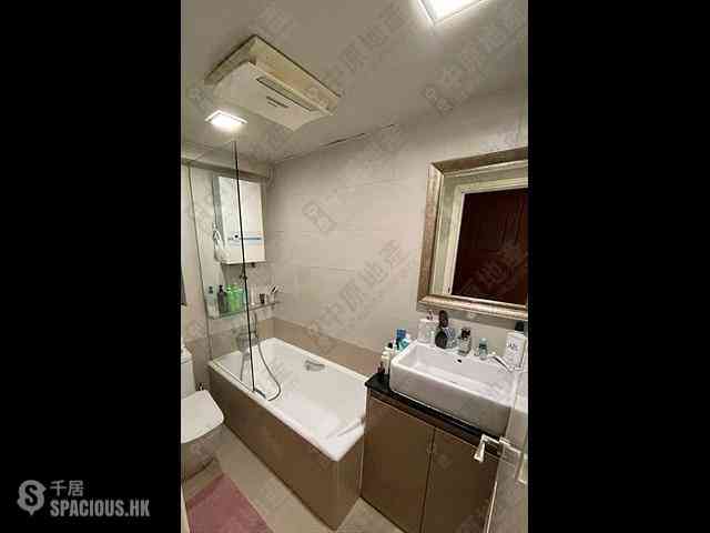 Pok Fu Lam - Baguio Villa Block 22 01