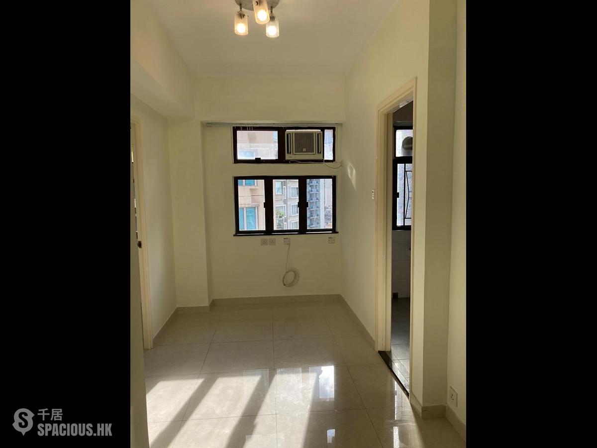 Wan Chai - Chiu Hin Mansion 01