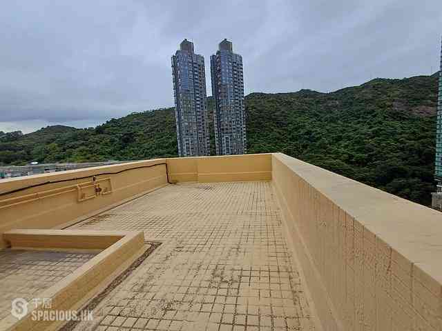 Tai Hang - Jardine Summit 01