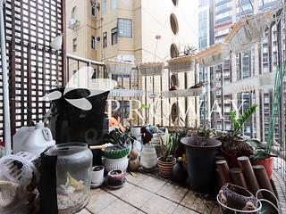Mid Levels Central - Elegant Terrace 03