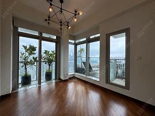Wan Chai - The Avenue Phase 2 Block 3 05