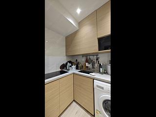 Wan Chai - Tonnochy Towers Block B 07