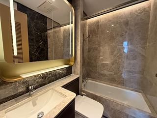 Wong Chuk Hang - The Southside Phase 2 La Marina Tower 1A 07