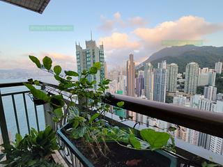 Kennedy Town - The Merton Tower 1 02