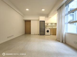 Wan Chai - Lok Moon Mansion 02