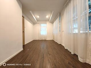 Wan Chai - Lok Moon Mansion 06