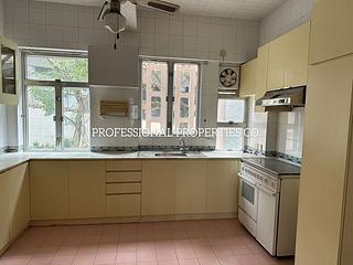 Mid Levels Central - Mackenny Court 02