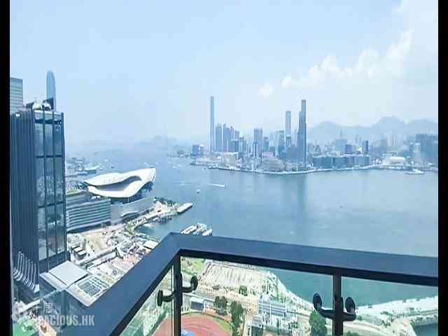 Wan Chai - The Gloucester 01