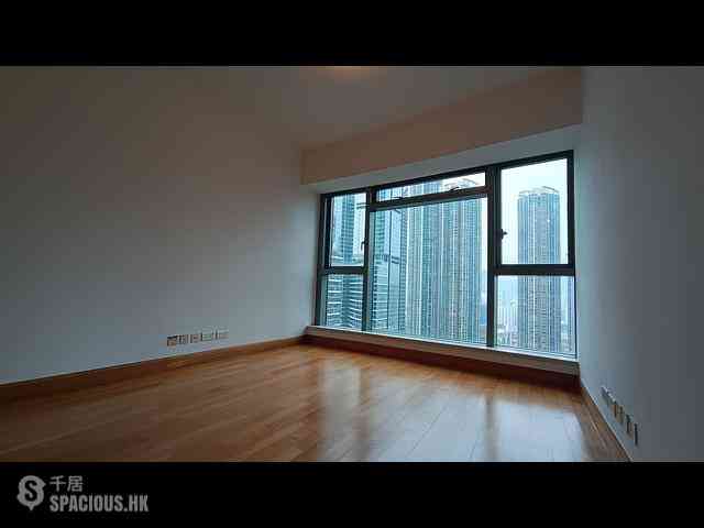 West Kowloon - The Harbourside Block 1 01