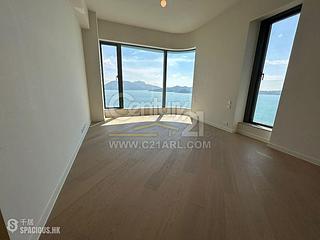 Ap Lei Chau - The Corniche Tower 1 09