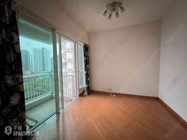 Tung Chung - Coastal Skyline Phase 4 Le Bleu Deux Block 5 01