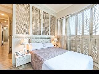 Pok Fu Lam - Villas Sorrento 09
