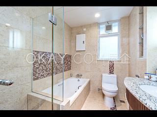 Pok Fu Lam - Villas Sorrento 11