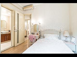 Pok Fu Lam - Villas Sorrento 13