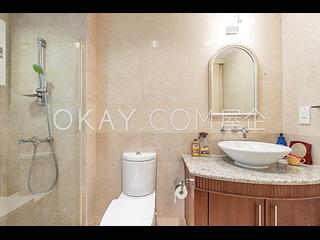 Pok Fu Lam - Villas Sorrento 15