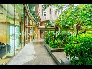 Pok Fu Lam - Villas Sorrento 20