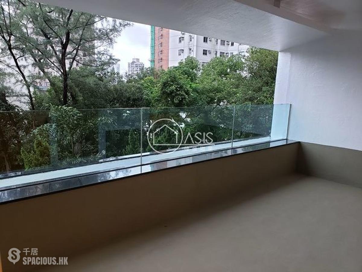 Mid Levels Central - Pine Court 01